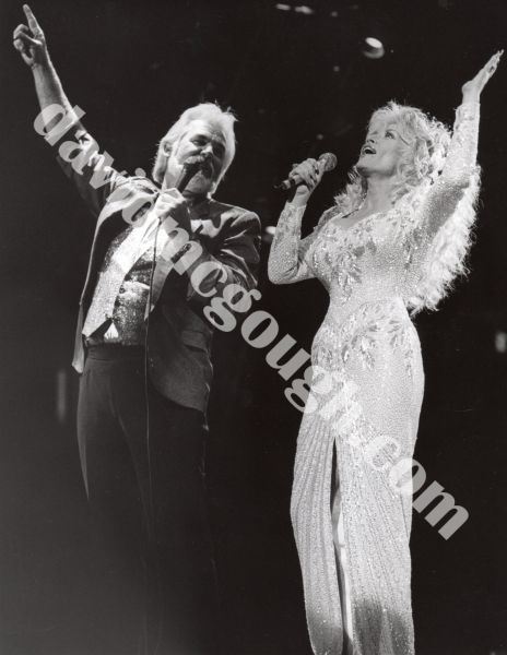 Kenny Rogers and Dolly Parton 1988, N.J..jpg